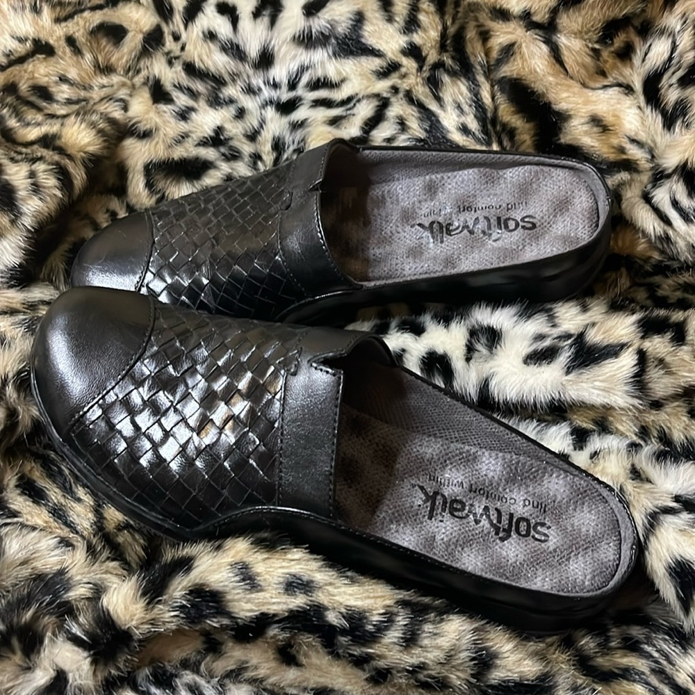 Softwalk Women's SanMarcos || Clogs | Black 7 1/2 retails $99